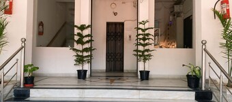 Nikunj Ashram Hotel