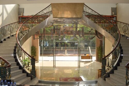 Meicheng Hotel (Guangzhou Zhujiang New Town Subway Station)