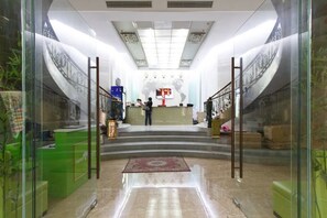 صورة غير مصنفة، 3 من 25، زرّ
