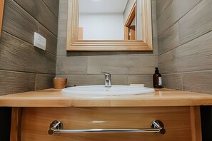 淋浴設備、提供毛巾、番梘、洗頭水