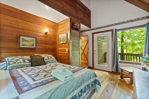 2 bedrooms, bed sheets - Quaint, heavily forested cabin, mountain valley view. (Slade)