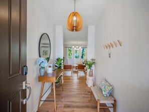 Interior - 🤙The Makaha Shaka! 🤙3BR Villa Oahu 5 Min to Beach, Ocean View, Pool, Hot Tub (Waianae)