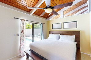 4 habitaciones, tabla de planchar con plancha y acceso a internet