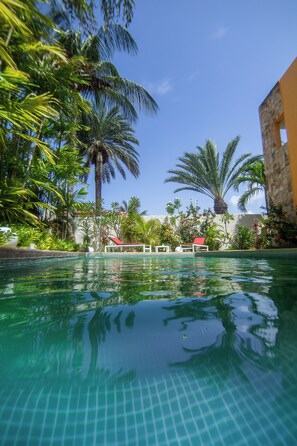 Piscine extérieure, cabanons gratuits