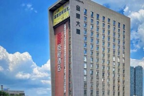 Unclassified image, 5 of 63, button - Echeng Hotel (Liuzhou)
