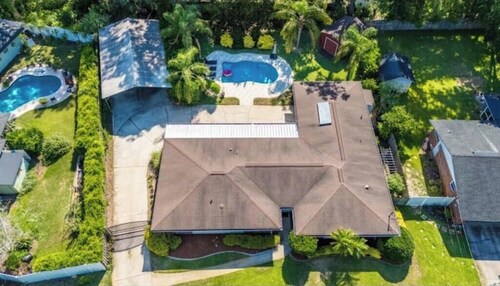 Relaxing SWEET HOME 9mi Downtown Pool&Hot tub.