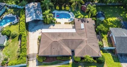 Relaxing SWEET HOME 9mi Downtown Pool&Hot tub.