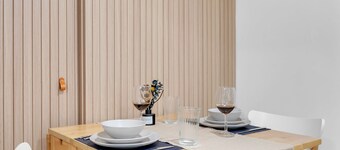 Affordable NYC Luxury: Warm & Inviting Stay, Walk to Riverside Views