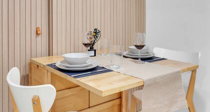 Affordable NYC Luxury: Warm & Inviting Stay, Walk to Riverside Views