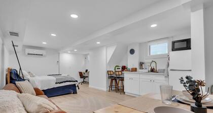 Affordable NYC Luxury: Warm & Inviting Stay, Walk to Riverside Views