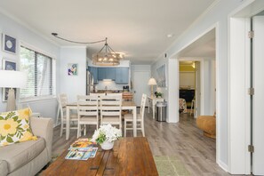 TV, offices - Tennis Villa F20 - Near Beach! (Hilton Head Island)