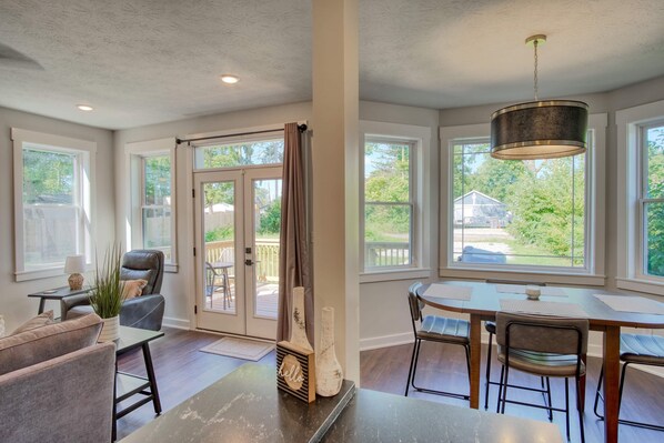 Interior - Relax@Indy Retreat: 3 BR, 3 BA, Pvt Deck, <10 Mins to Downtown, Speedway, & Golf (Indianapolis)