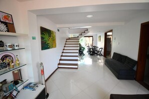 Interior - Enseada Hostel (Arraial do Cabo)