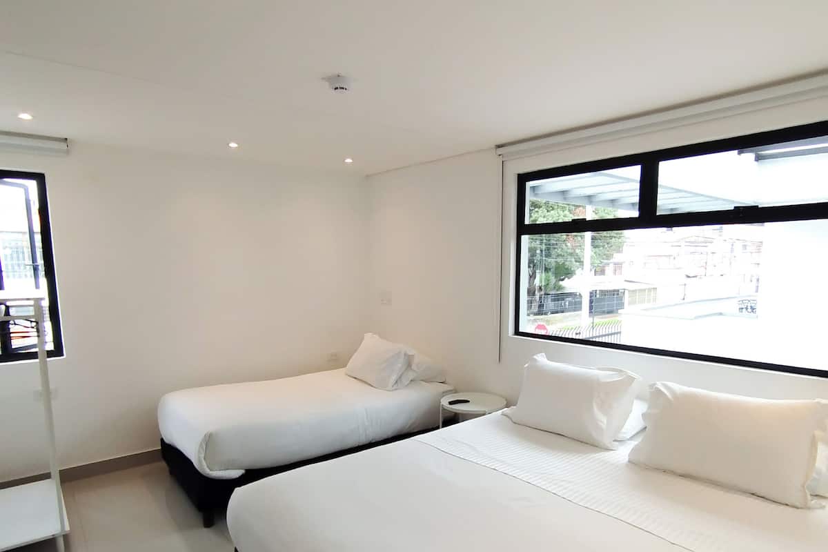 Eenvoudige tweepersoonskamer, 1 kingsize bed | Gratis wifi