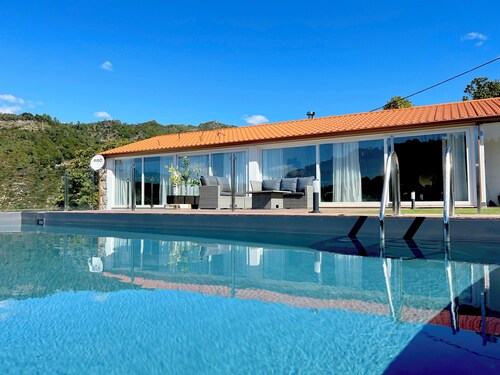 Casas Capela by O'Porto Seven