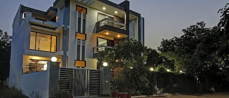 Fachada da propriedade