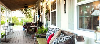 Charming 4-BR/4 Bath Farmhouse on 40 beautiful acres in Dripping Springs, Tx