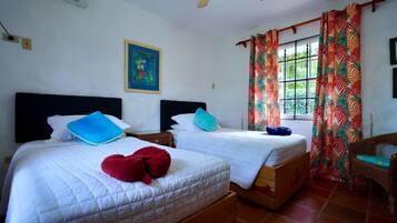 3 bedrooms, in-room safe, iron/ironing board, travel crib