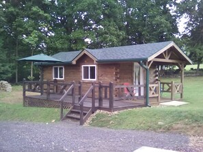 Exterior - Charming Amish-Built Log Cabin in Utica, PA (Utica)