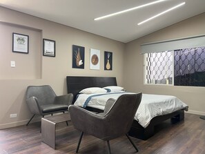Apartment (A104) | 1 bedroom, desk, free WiFi - Aguacatala by Roots Rentals (Medellín)