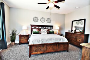 Luxury House, Mountain View | 4 bedrooms, laptop workspace, iron/ironing board, free WiFi
