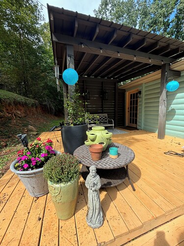 The Hemingway - Cottage 1 @ Blue Cactus Cottages - it’s the BOMB! 