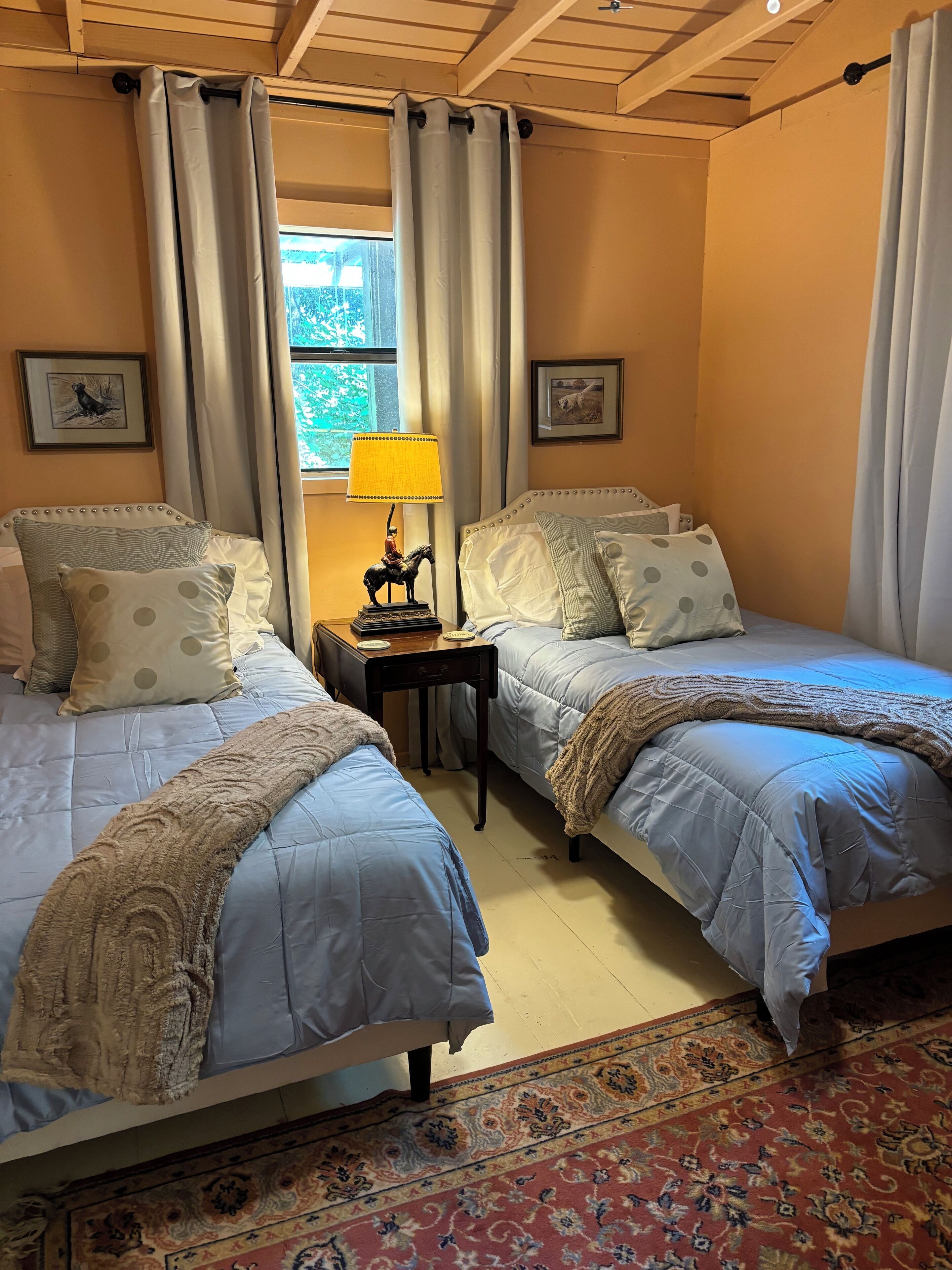 3 多间卧室、免费 WiFi、床单