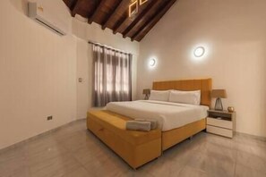 14 Schlafzimmer, Bügeleisen/Bügelbrett, WLAN, Bettwäsche