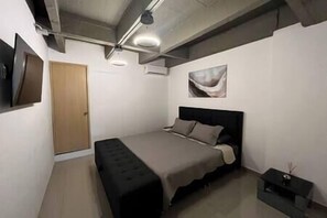 3 chambres, fer et planche à repasser, Wi-Fi, draps fournis