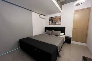 14 bedrooms, iron/ironing board, WiFi, bed sheets