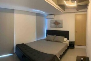 14 dormitorios, tabla de planchar con plancha, wifi y ropa de cama
