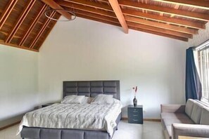 6 habitaciones, tabla de planchar con plancha y wifi 