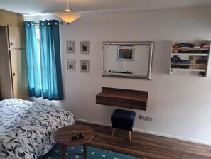 Iron/ironing board, WiFi
