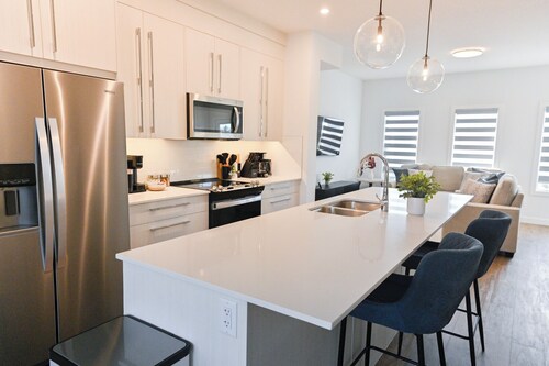 LUXURY 3 BDRM 2.5 BATH TOWNHOME IN CHESTERMERE 