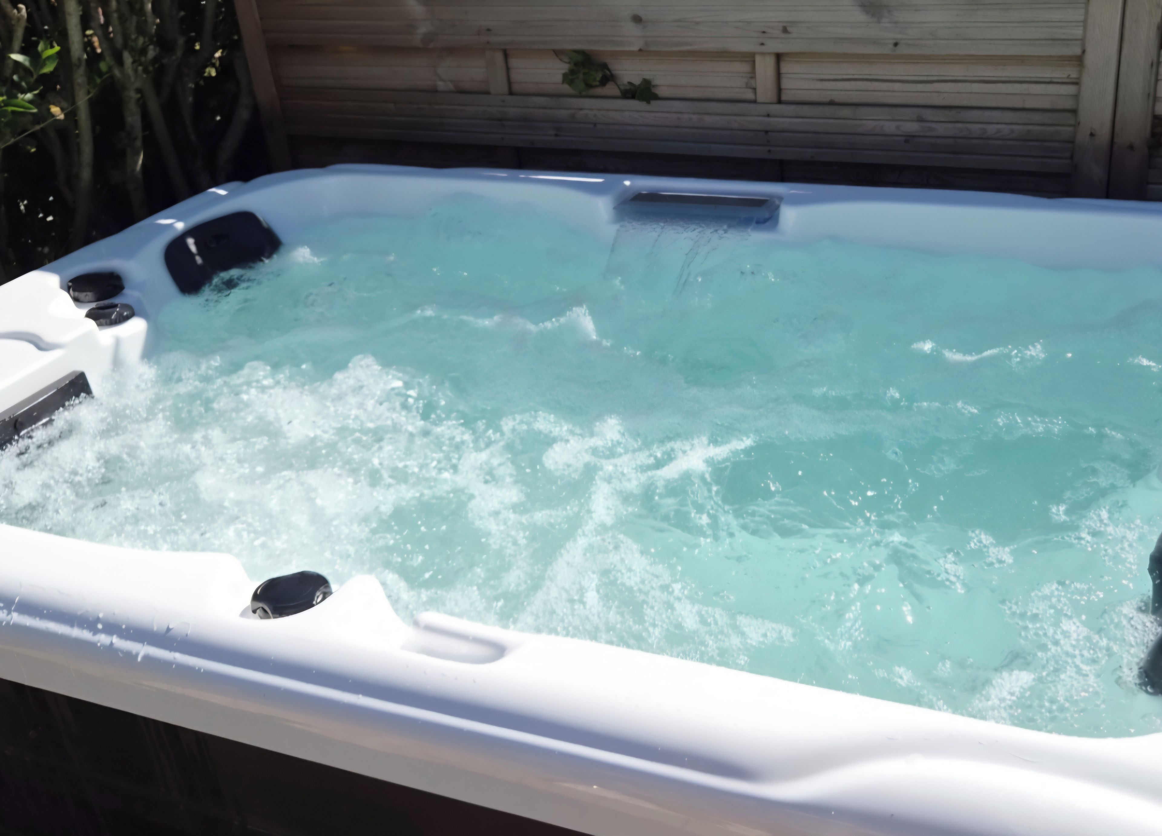 Bain à remous extérieur