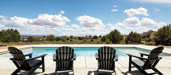 Indoor Sports Court, Pool, Hottub, 30+ People