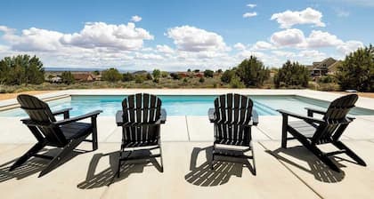 Indoor Sports Court, Pool, Hottub, 30+ People