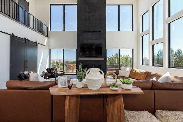 Télévision, cheminée