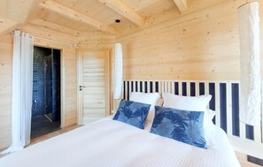 4 bedrooms, iron/ironing board, travel cot, free WiFi
