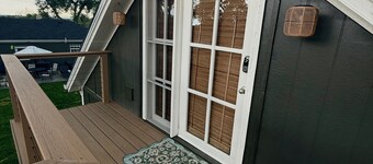 Rascal Ranch: Cozy 2-bed attic apartment close to Olde Town Arvada w/hot tub