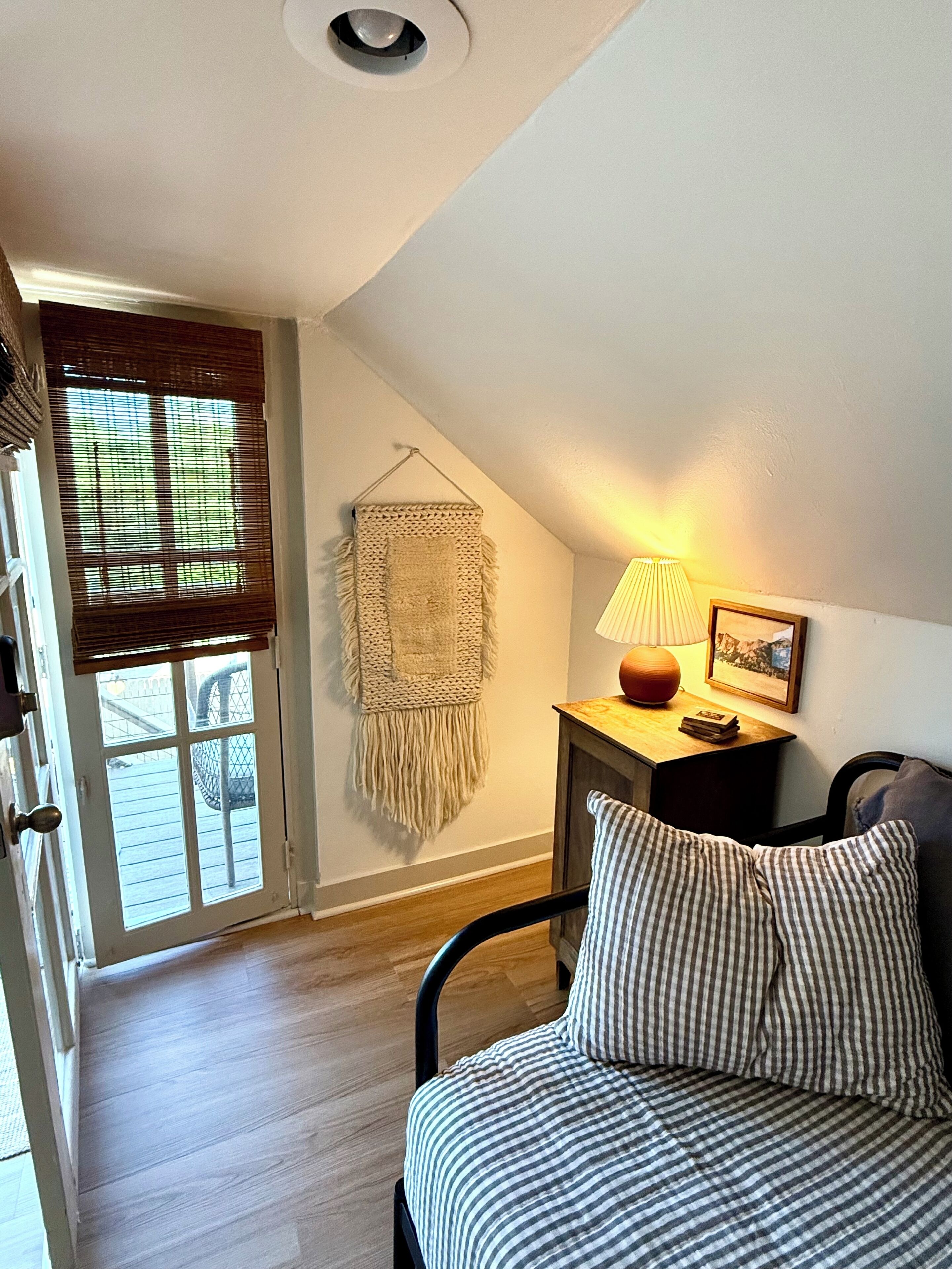 2 makuuhuonetta, silitysrauta/-lauta, ilmainen Wi-Fi, vuodevaatteet