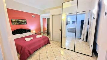 Bügeleisen/Bügelbrett, kostenloses WLAN, Bettwäsche