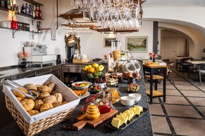 Petit déjeuner buffet compris tous les jours