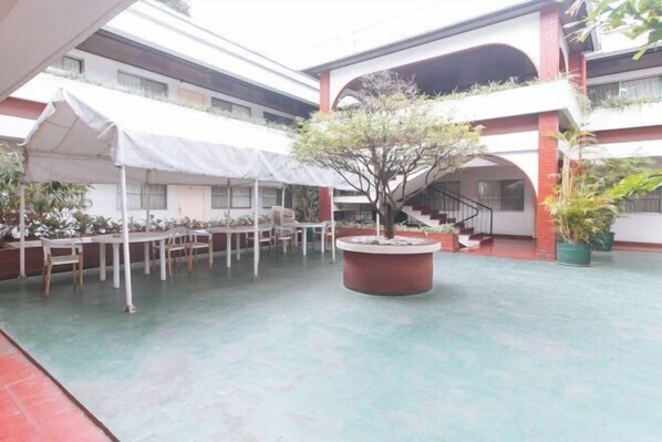 Garden - RedDoorz @ Broadway Court Apartelle II Quezon City (Quezon City)