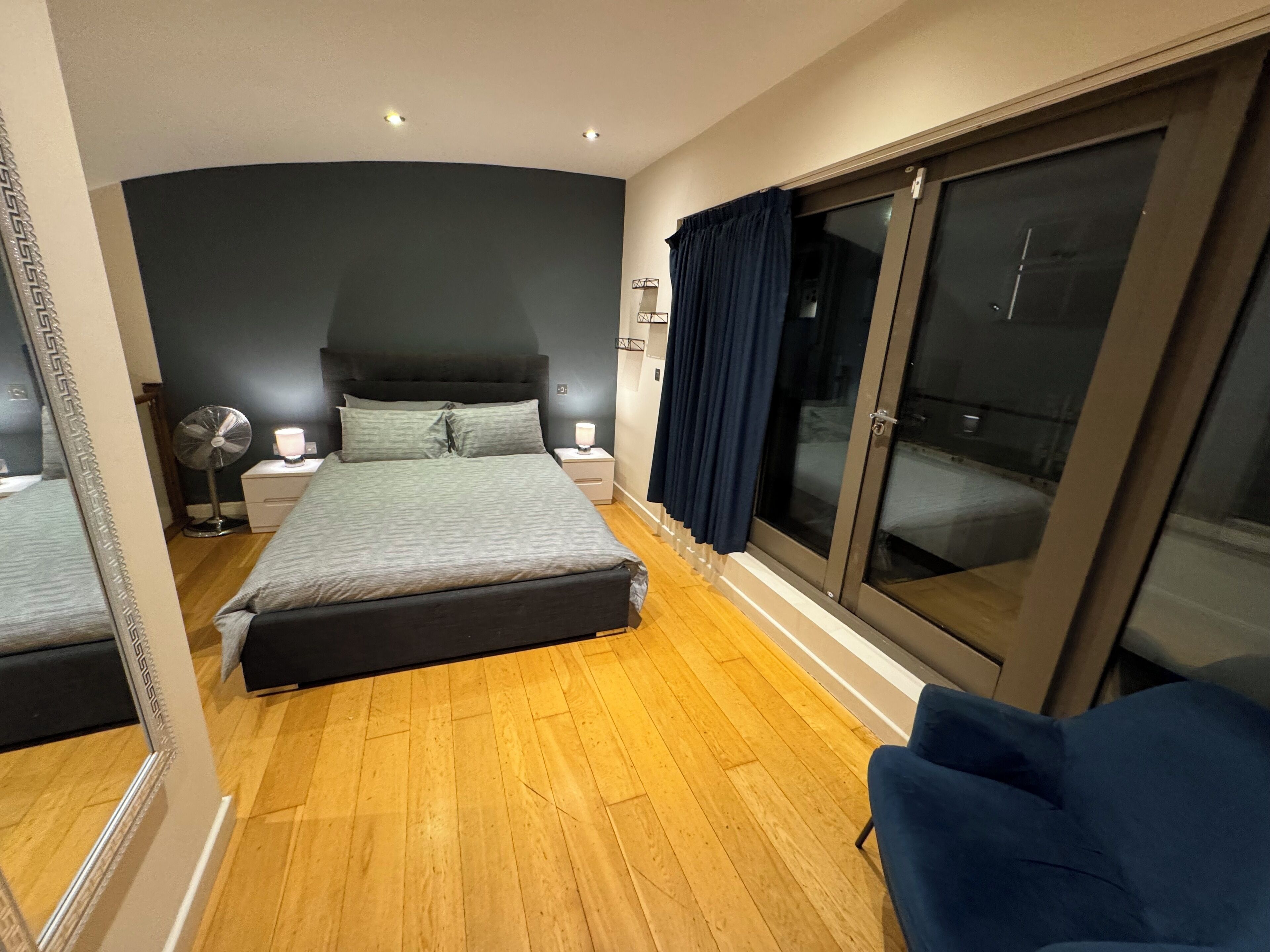 2 bedrooms, iron/ironing board, WiFi