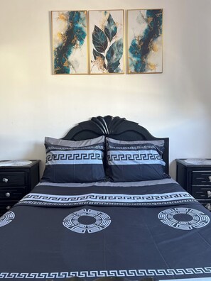 1 bedroom, bed sheets