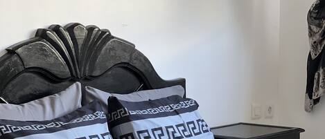 1 quarto, roupa de cama