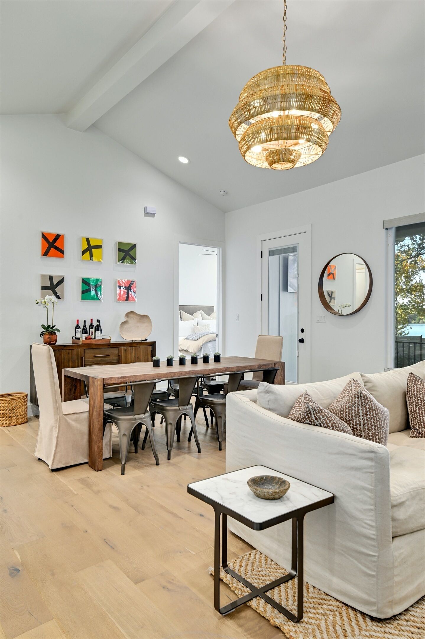 Smart TV, fireplace, stereo