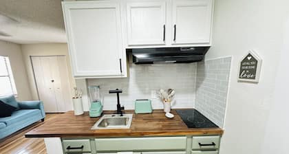Charming efficiency with WiFi and AC in Spring Hill