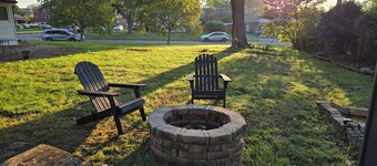 Spacious 4 bedroom house located 1.5 miles from Ohio State Football Stadium. 